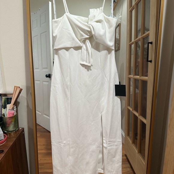 Lulu's Elegant White Wedding Dress - Picture 3 of 5